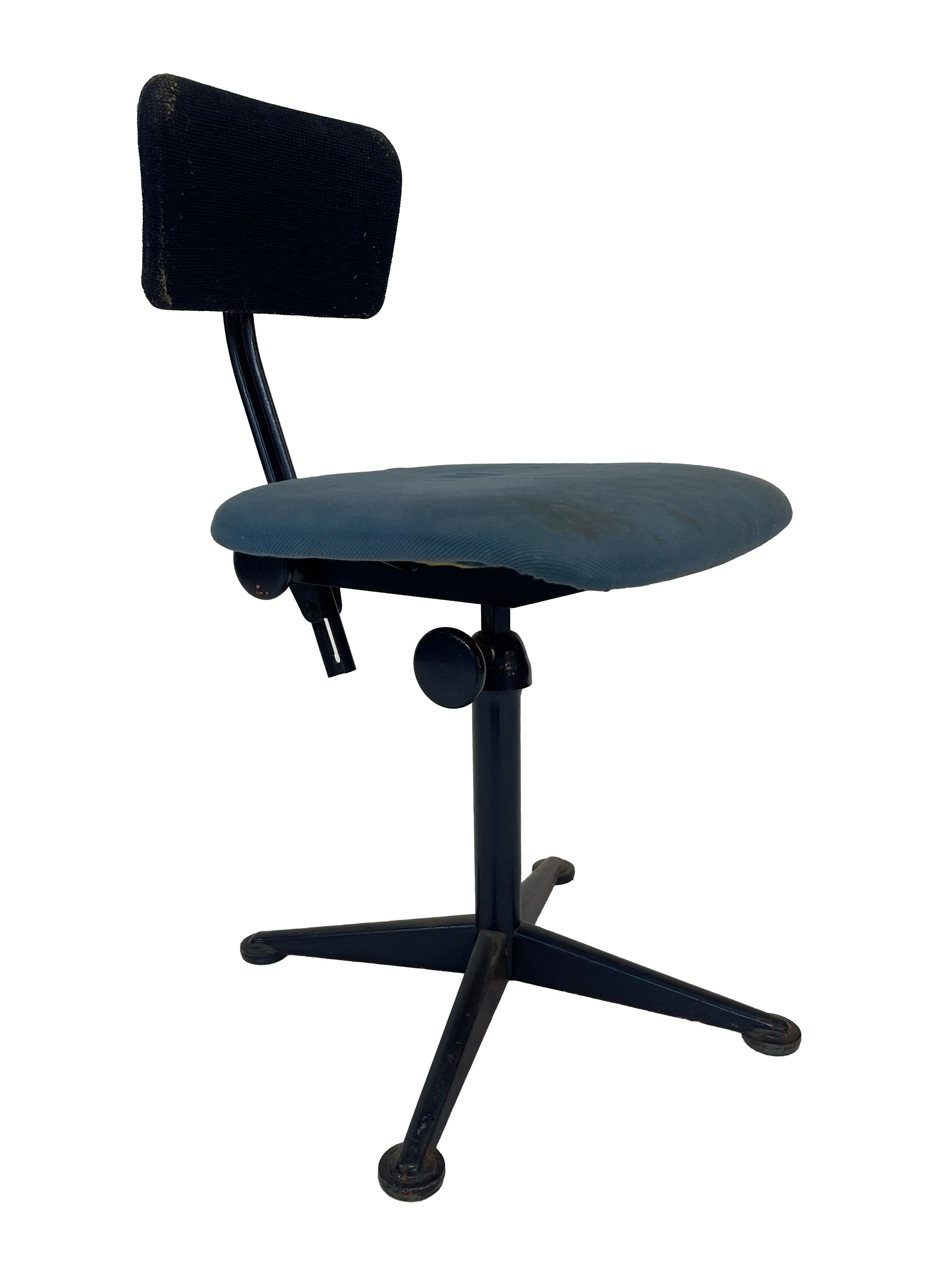 Friso Kramer work chair from Ahrend de Cirkel dutch design