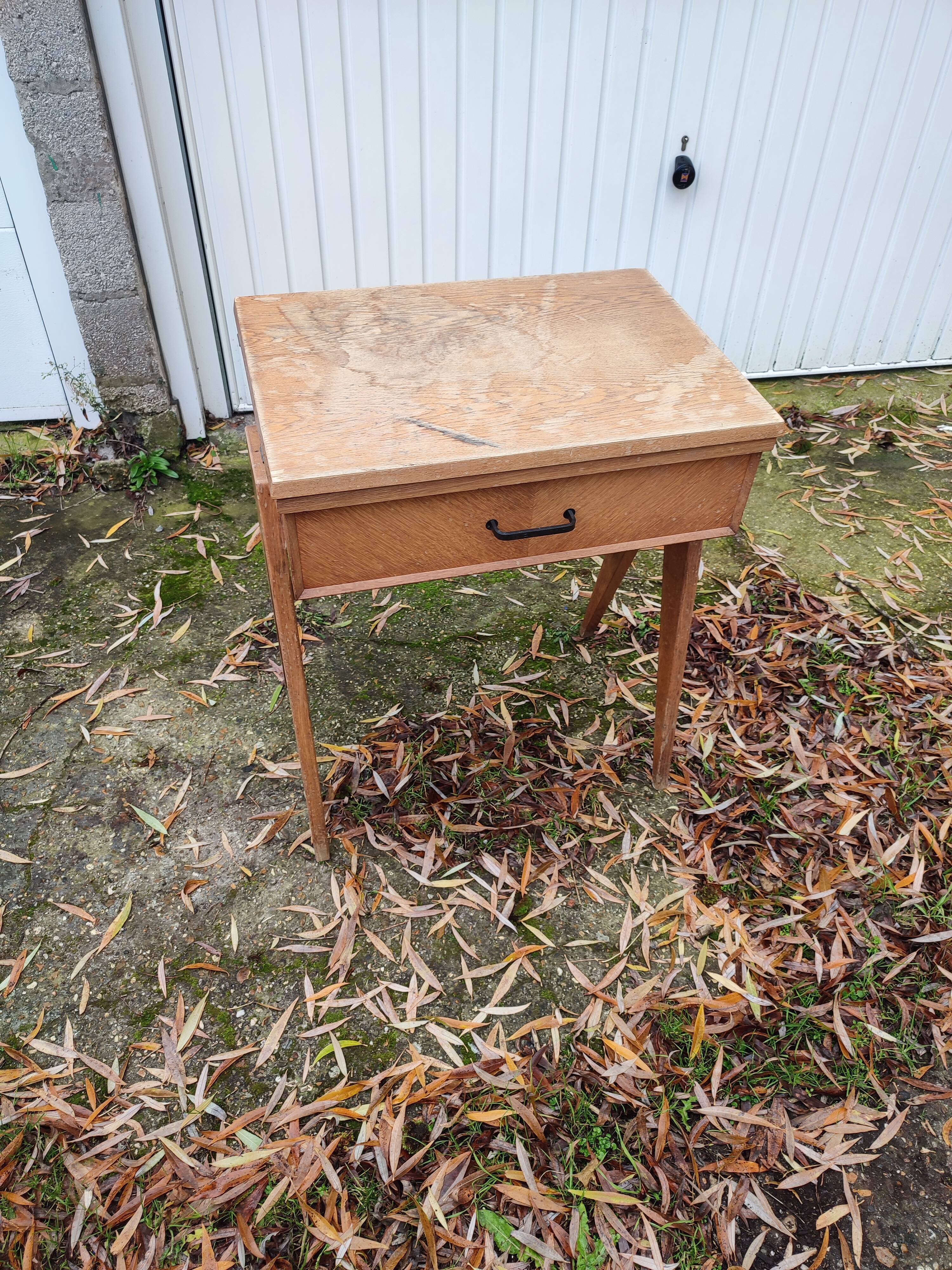 Sewing desk foot compass machine singer