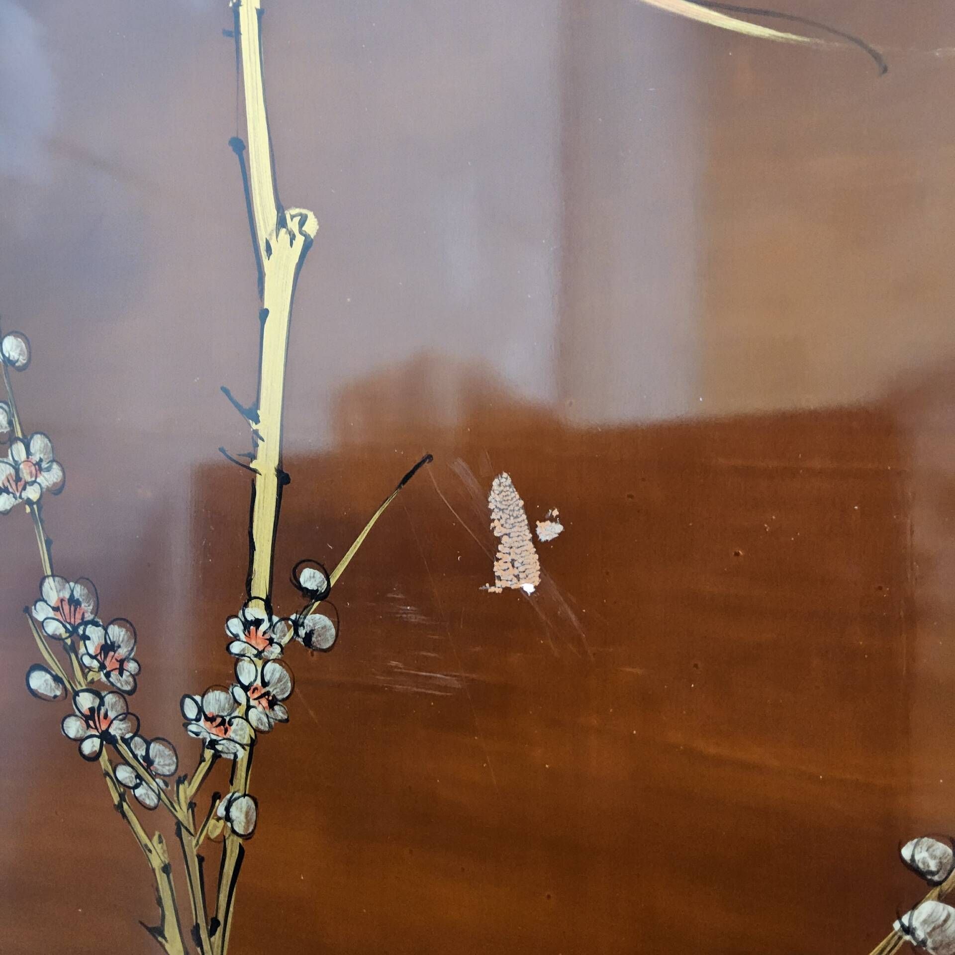 Cabinet chinois vintage avec feuille d'or, fleurs et oiseaux / bohème