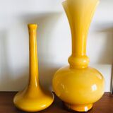 Vase looped soliflore in opaline yellow ochre