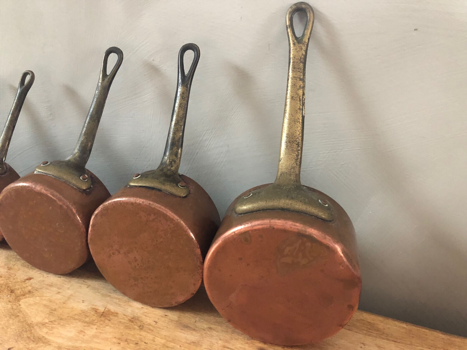 Mini battery of 5 pewter pans