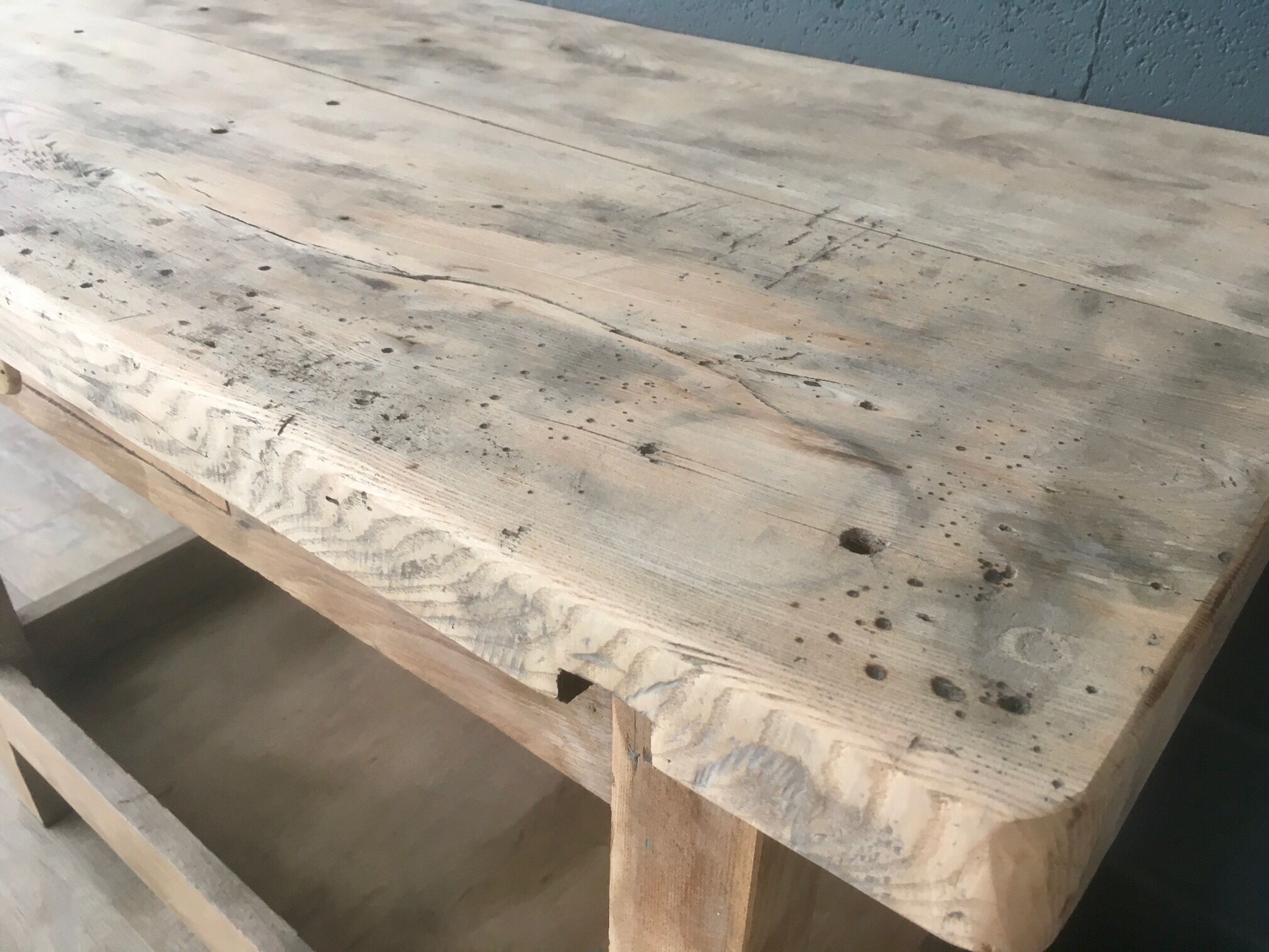 Workbench made of light wood