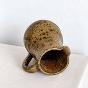 Petit pichet en grès moucheté, poterie artisanale vintage