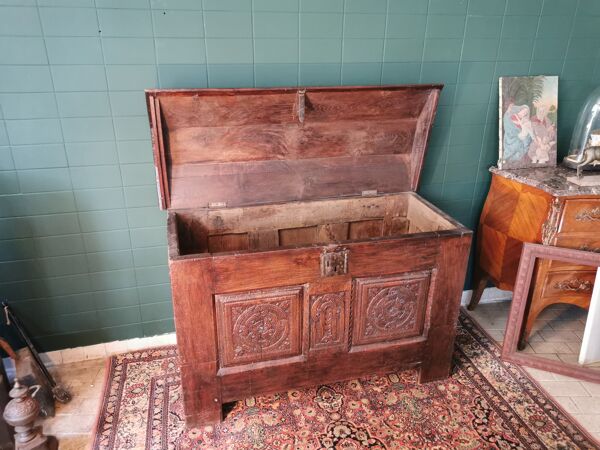 Coffre du château fin 17ème