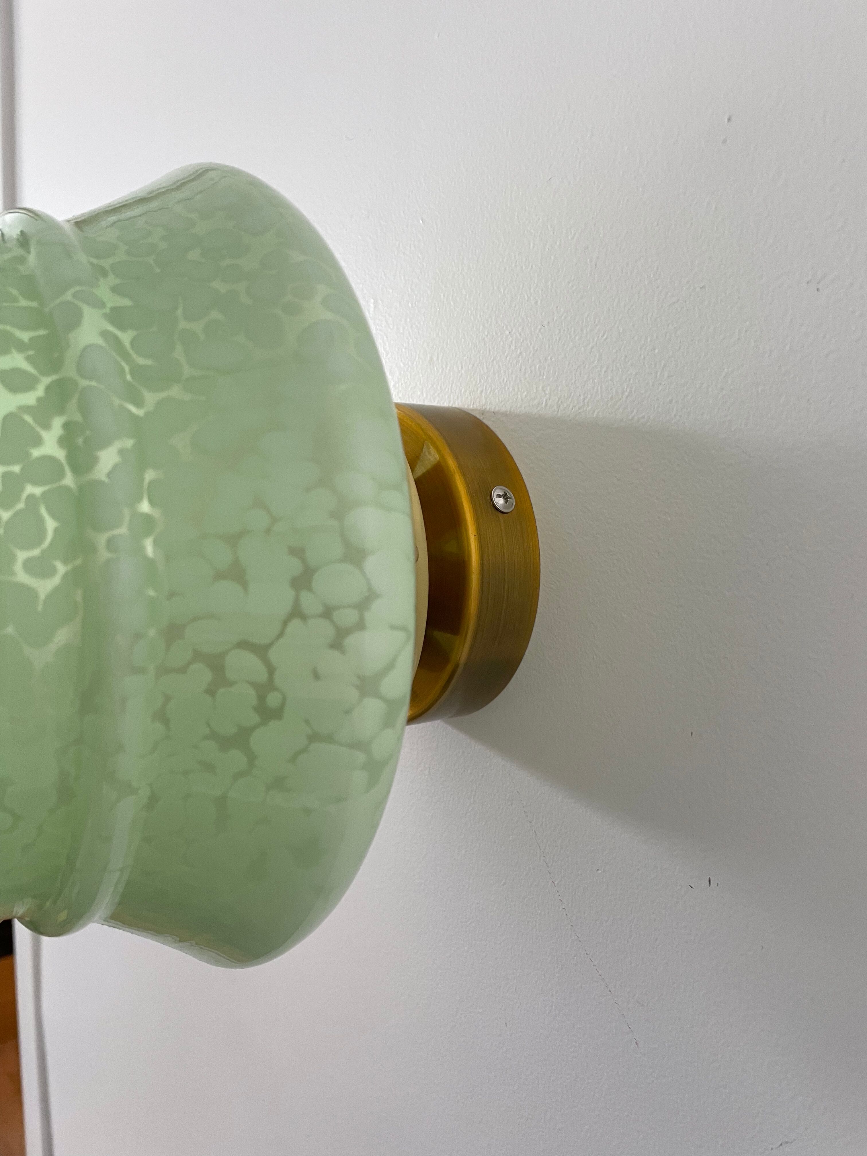 Ceiling lamp in Clichy green glass electrified to nine