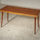 Table d'appoint pieds compas Tchécoslovaquie Dievozpracujici  acajou