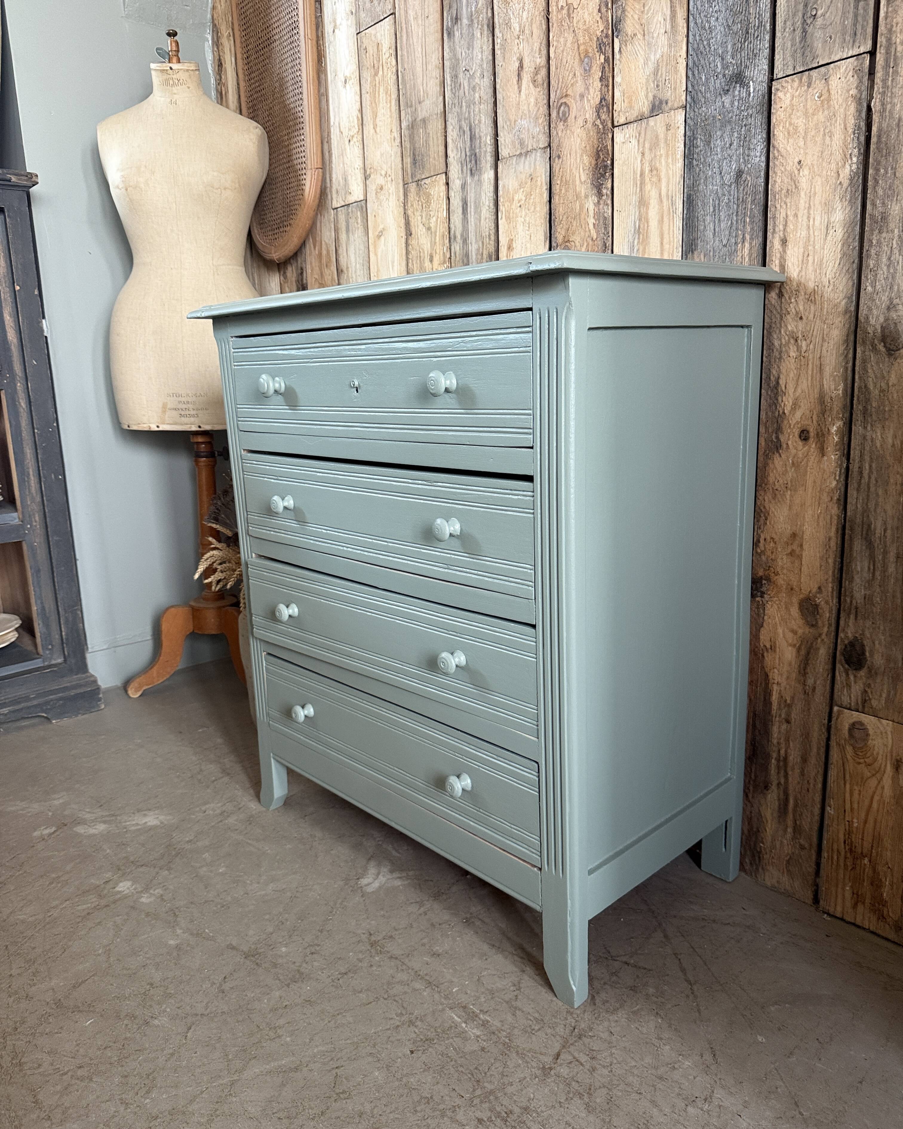 Commode de style Art Déco verte (rénovée)
