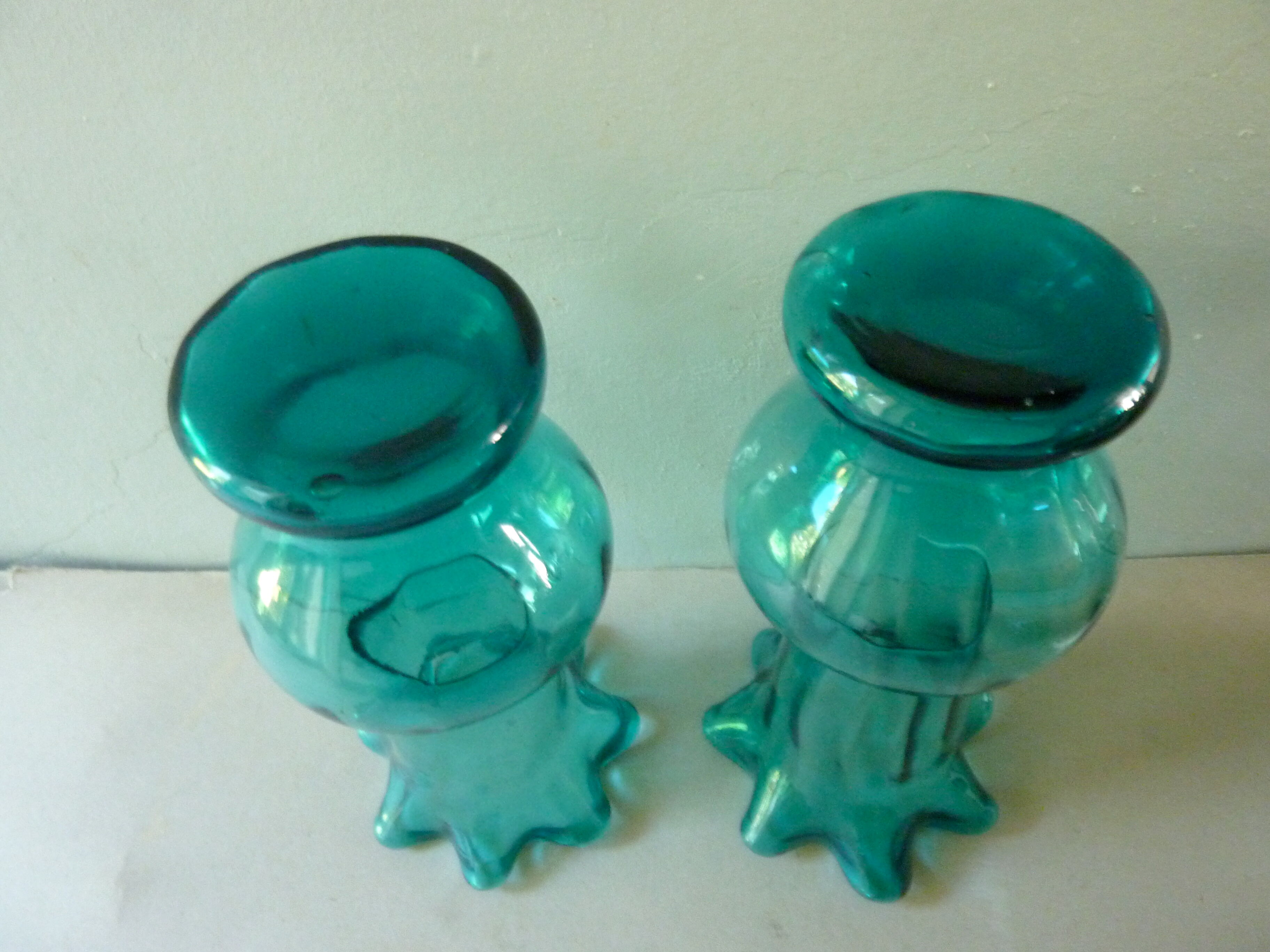 Pair of bride in blue duck glass vases of the 1920s