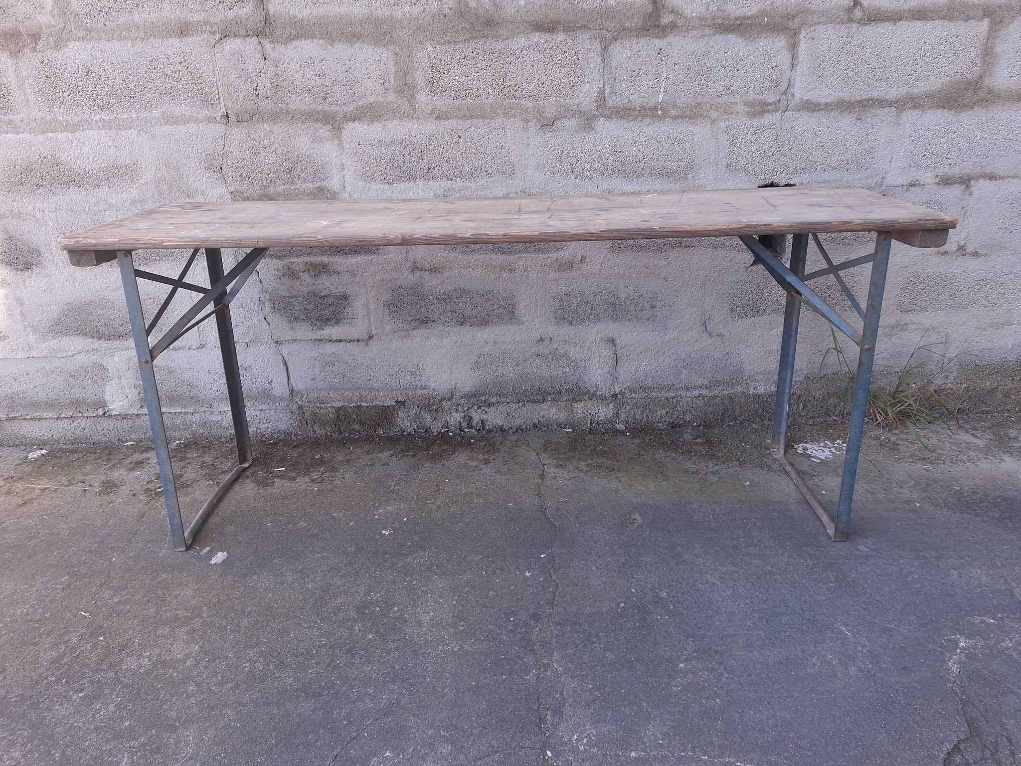 FOLDING BREWER'S TABLE