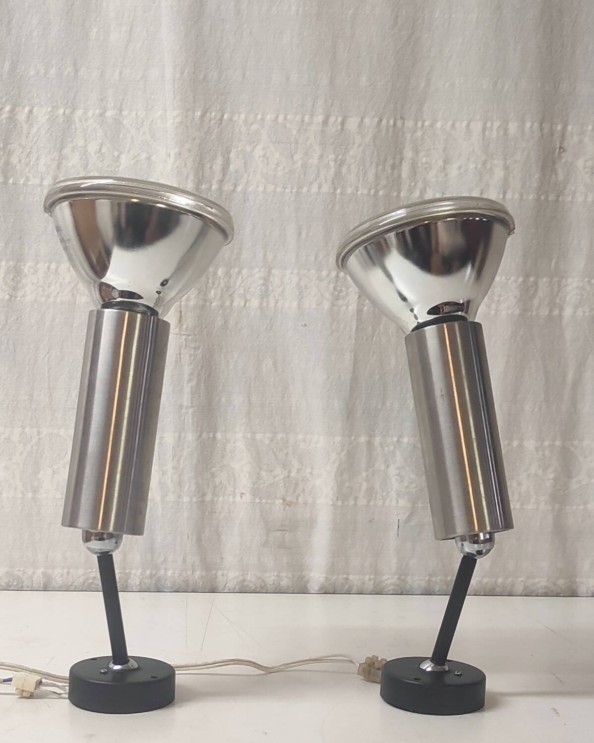 Wall lights - duo of articulated spots in chrome and black metal - 1970s