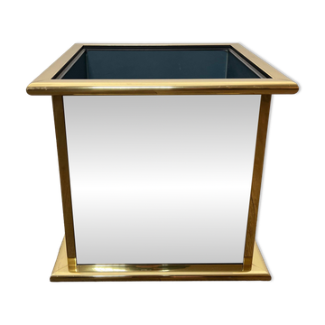 Mirror and gold metal planter