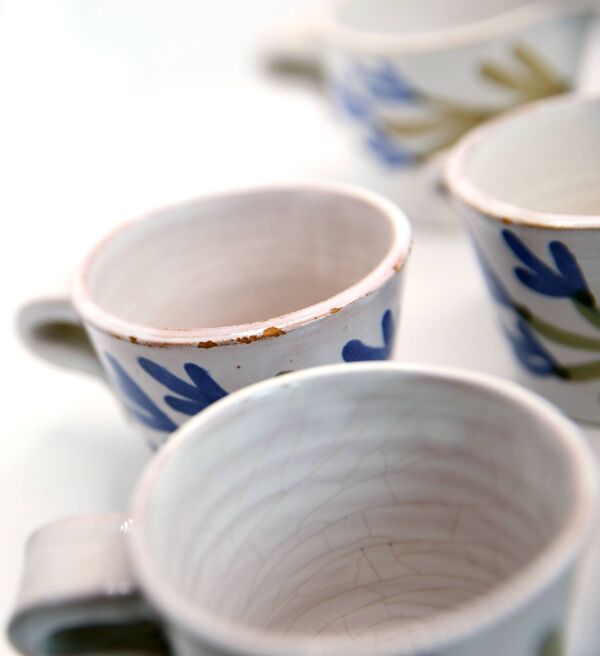 5 tasses, 1 pot à lait, 1 sucrier de Michel Barbier Vallauris