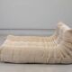 Chaise longue Togo en tissu velours côtelé blanc attribuée à Michel Ducaroy pour Ligne Roset, 1974.