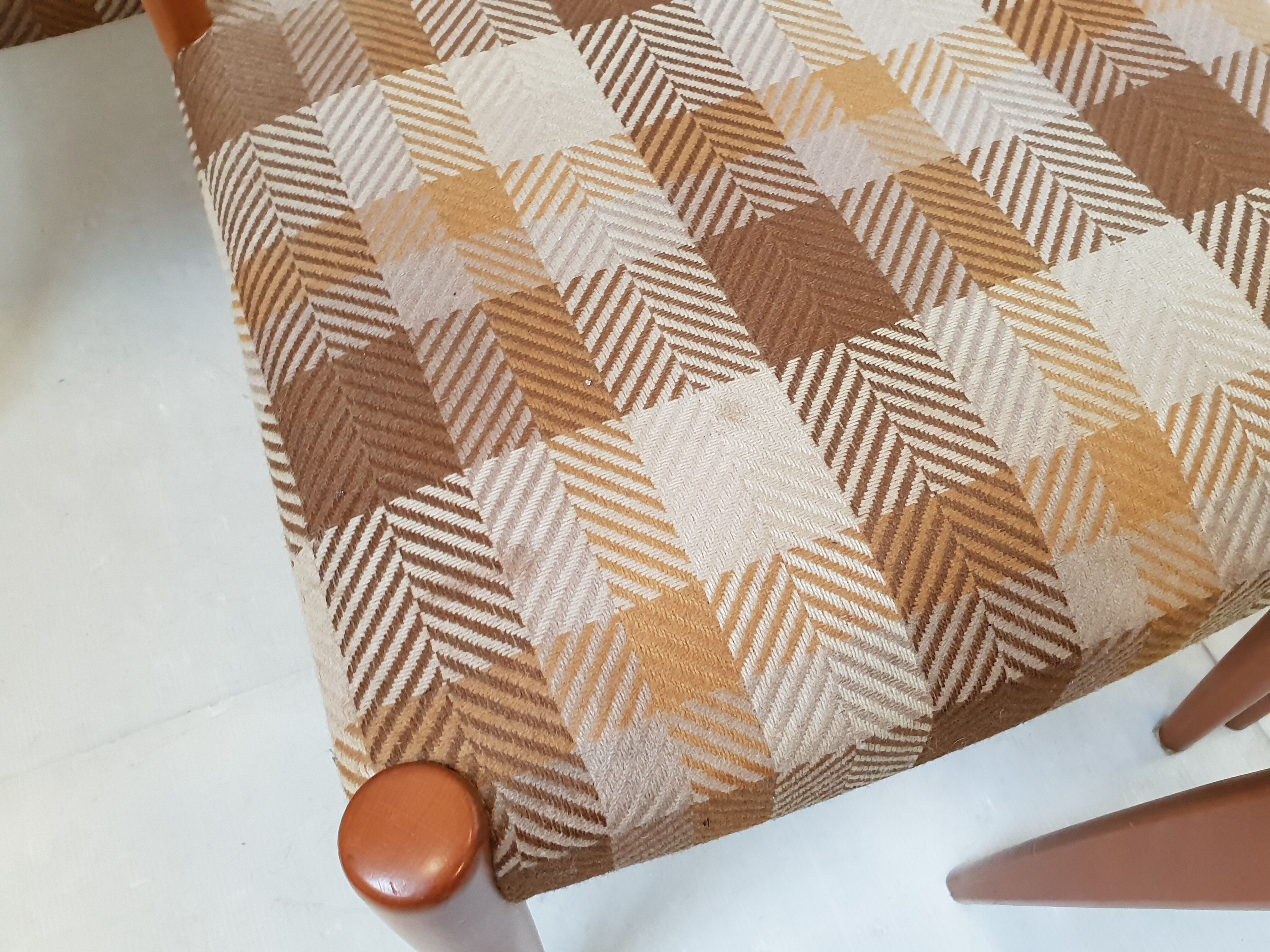 Suite of 6 vintage chairs 1960