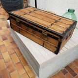 Malle ancienne en bois