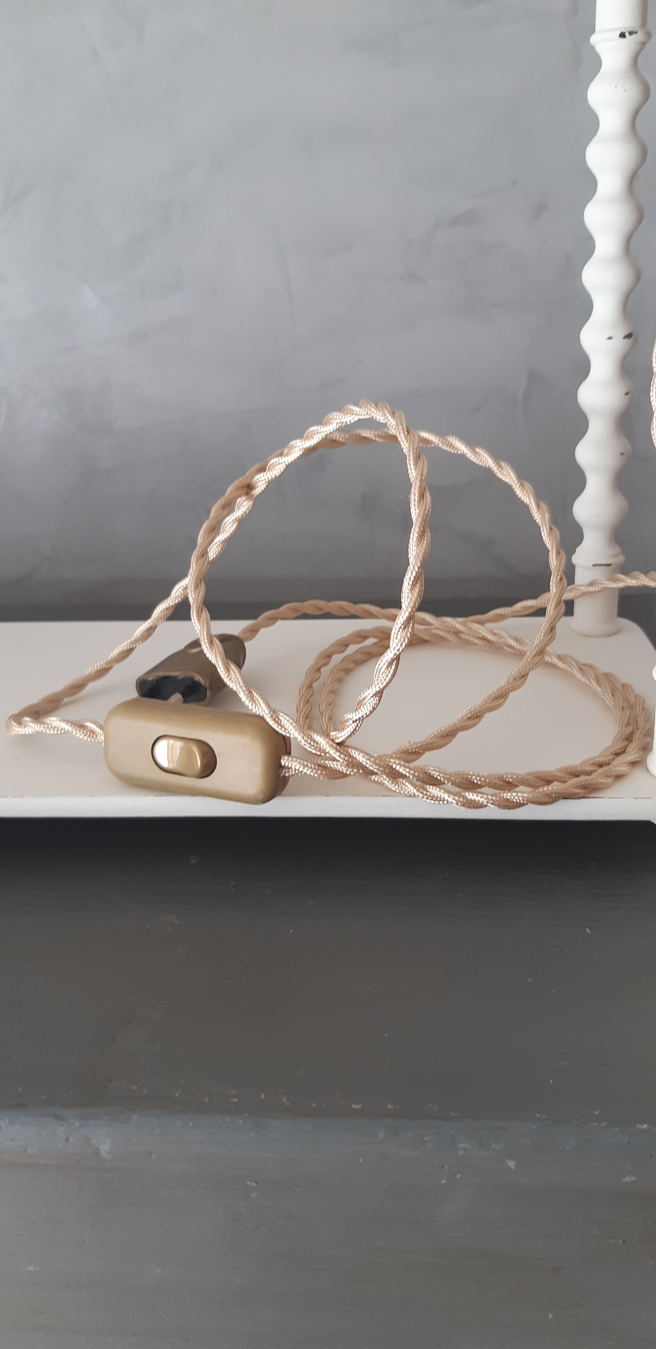 Small vintage green tulip walking lamp