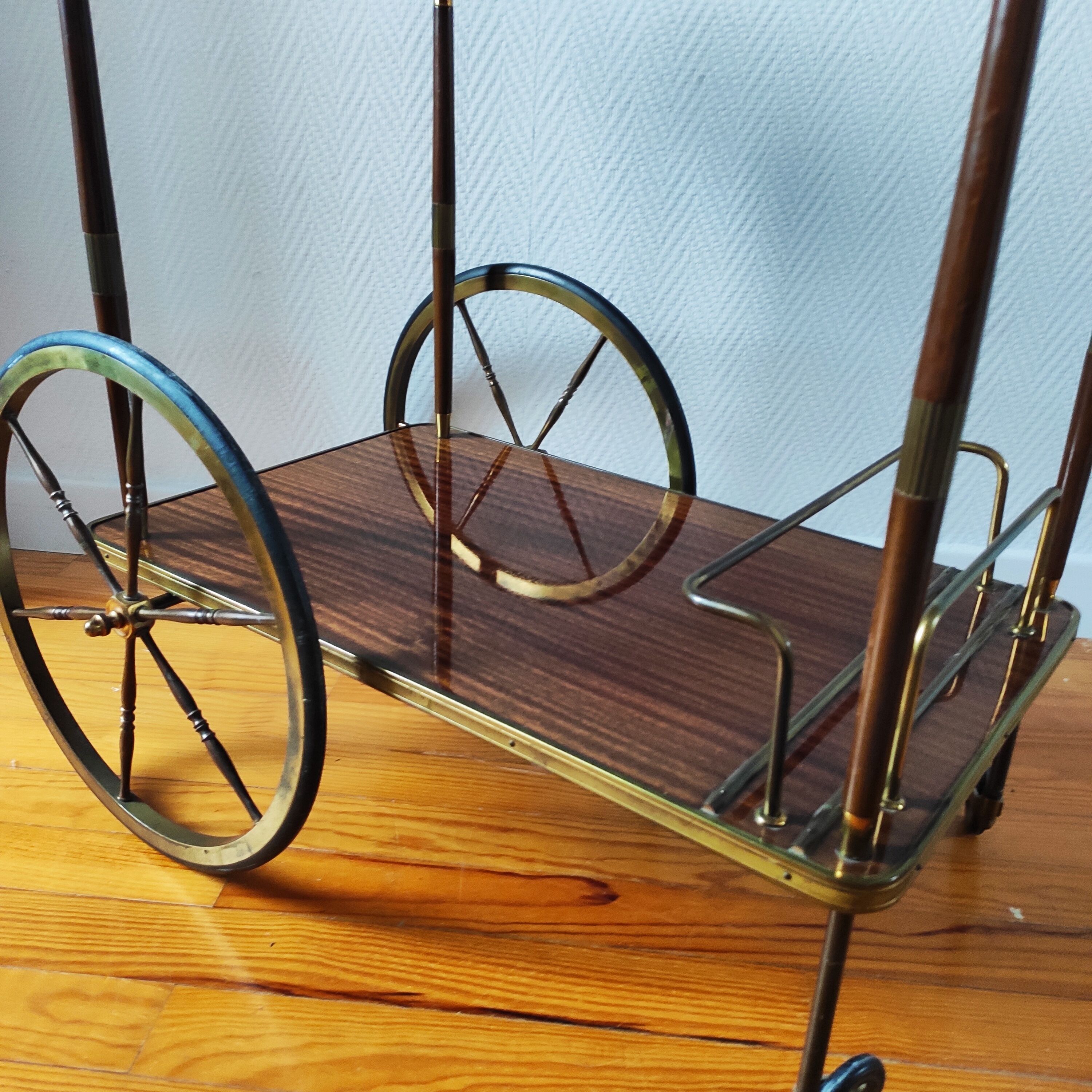 Rolling service or service trolley