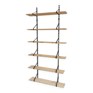 Bibliothèque suspendue