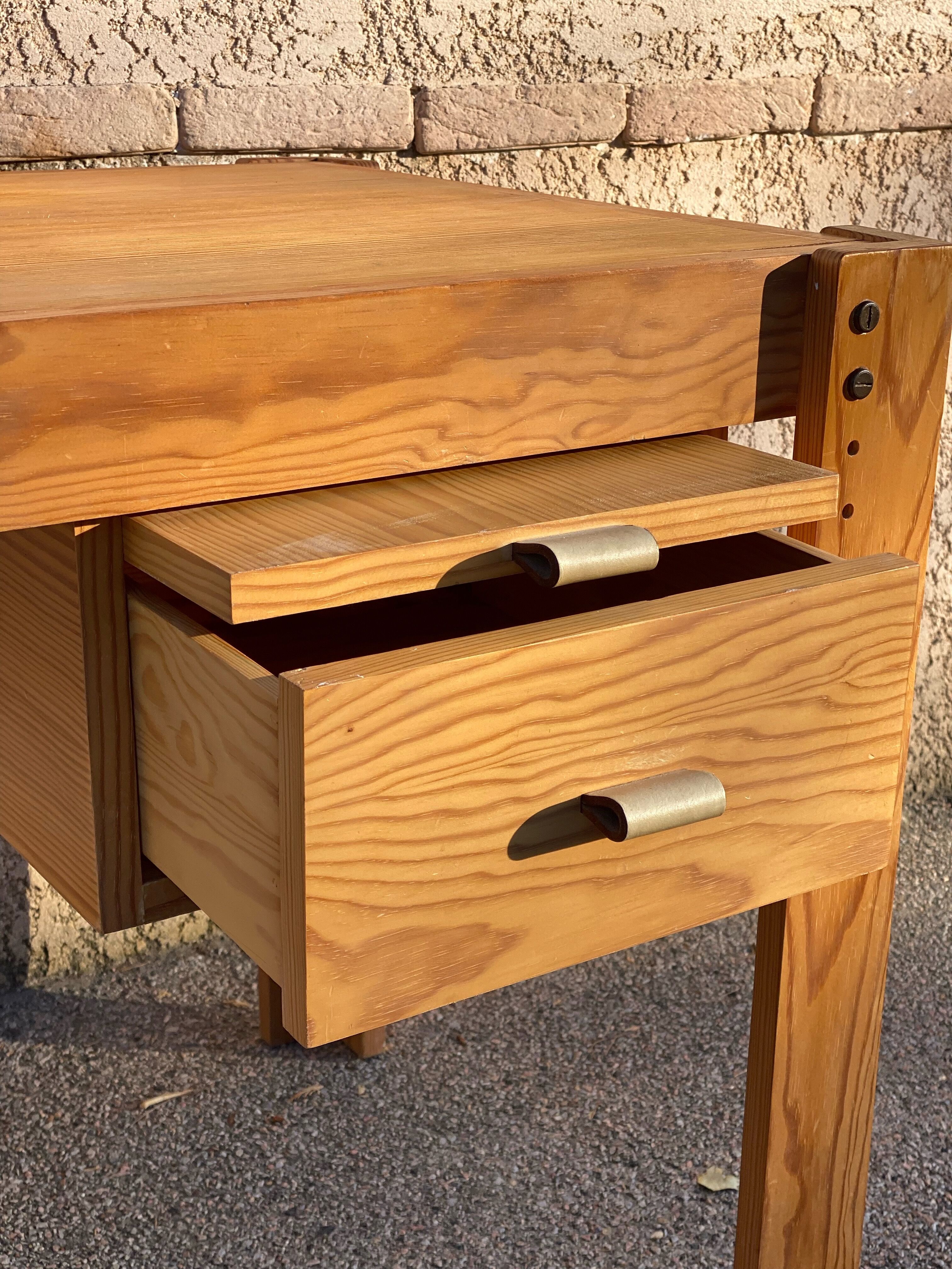 Adjustable pine desk design from the 80s