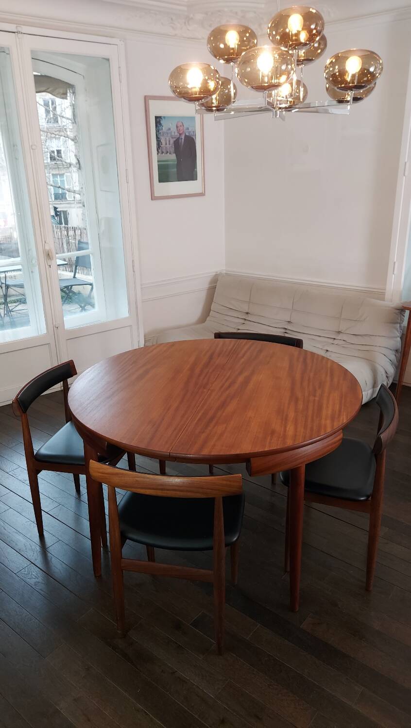 “Roundette” chair and extendable table set stamped Frem Røjle by designer Hans Olsen - 1962