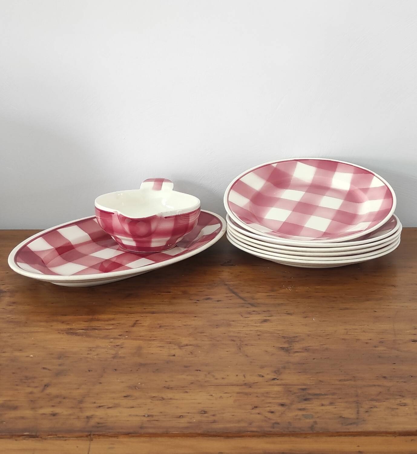 Ensemble Assiettes Plates,plat et saucière Vintage