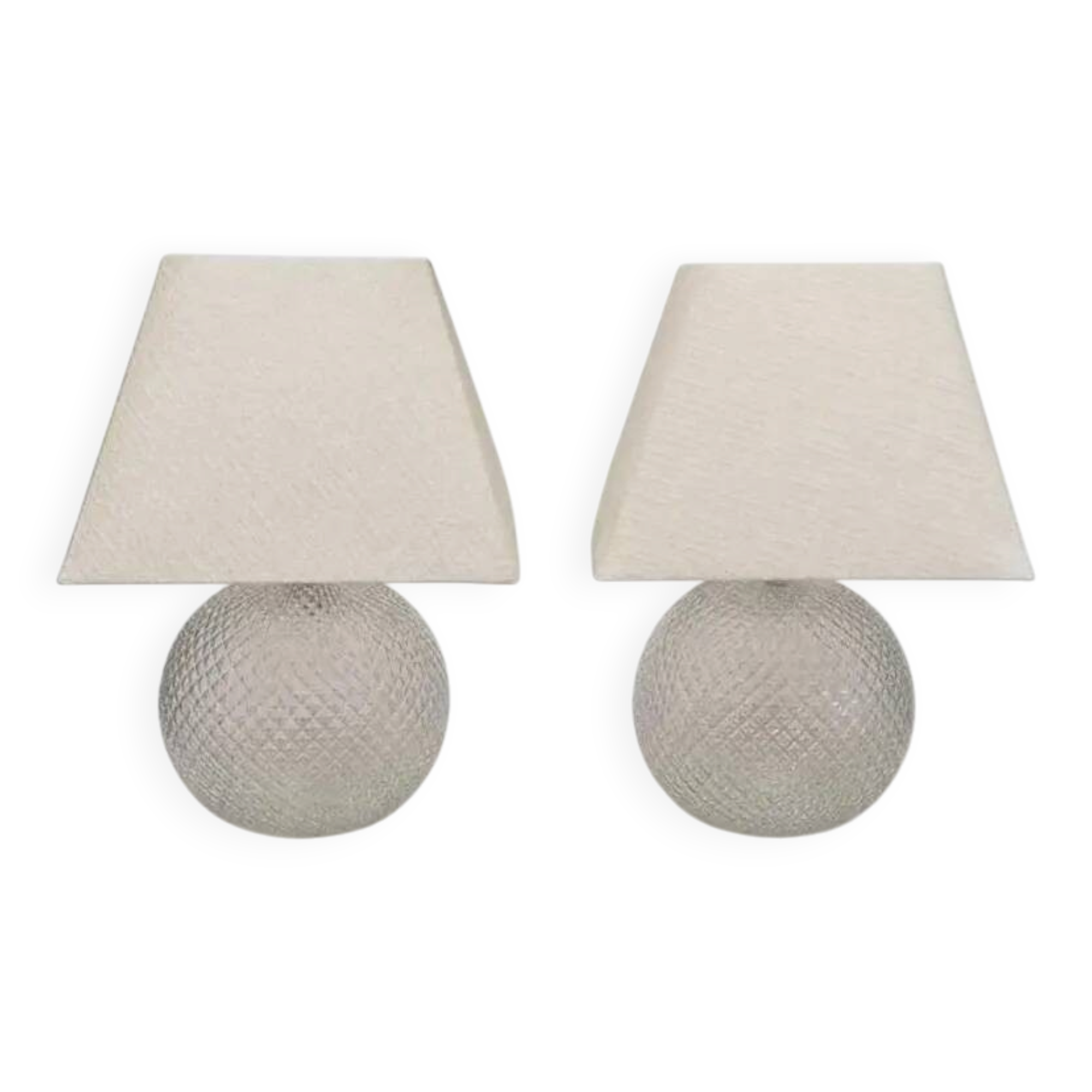 Set of 2 glass table lamps with diamond pattern.