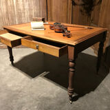 English desk table
