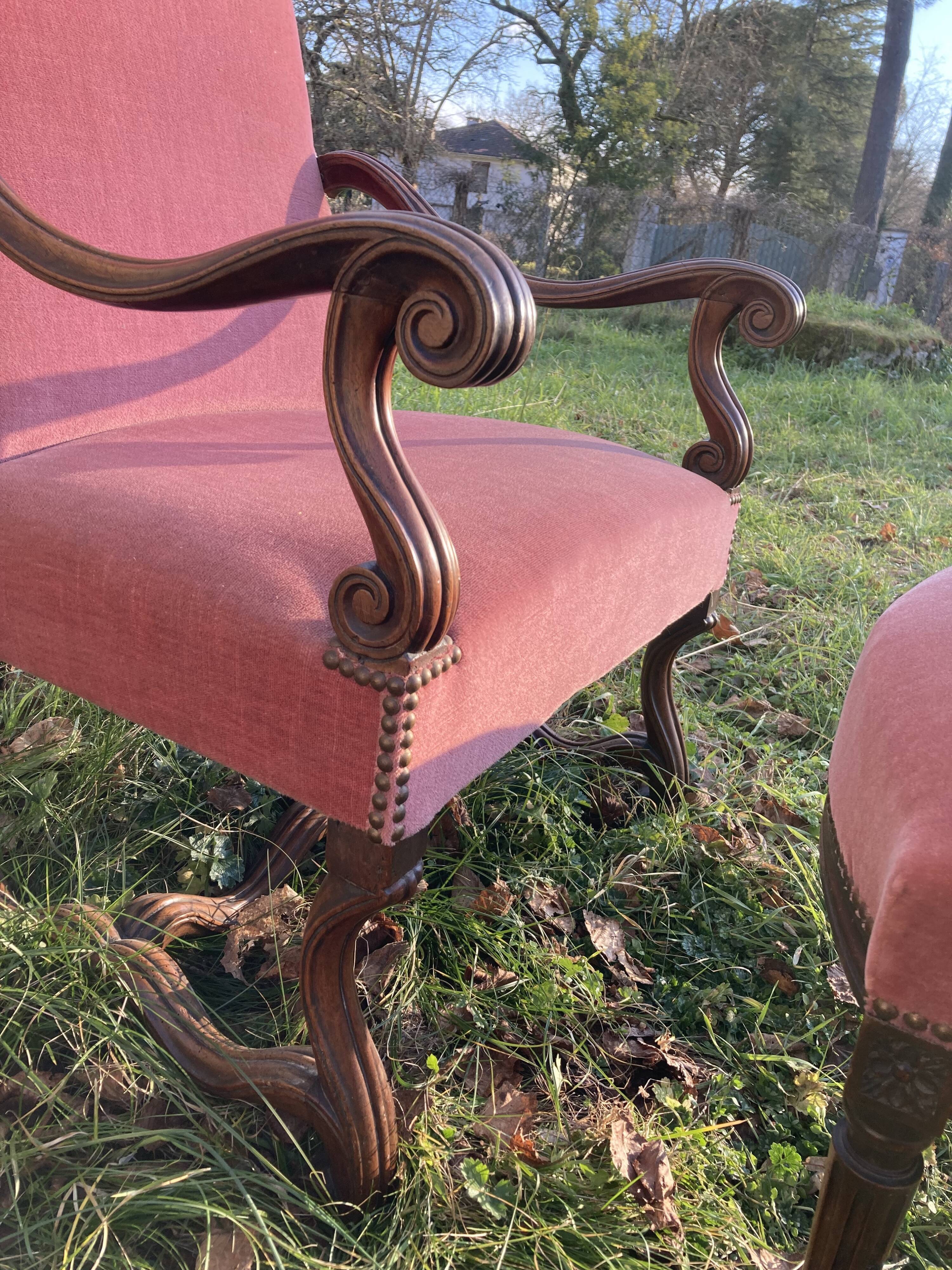 Armchair Voltaire or shepherdess and foot rest in pink velvet Louis XVI