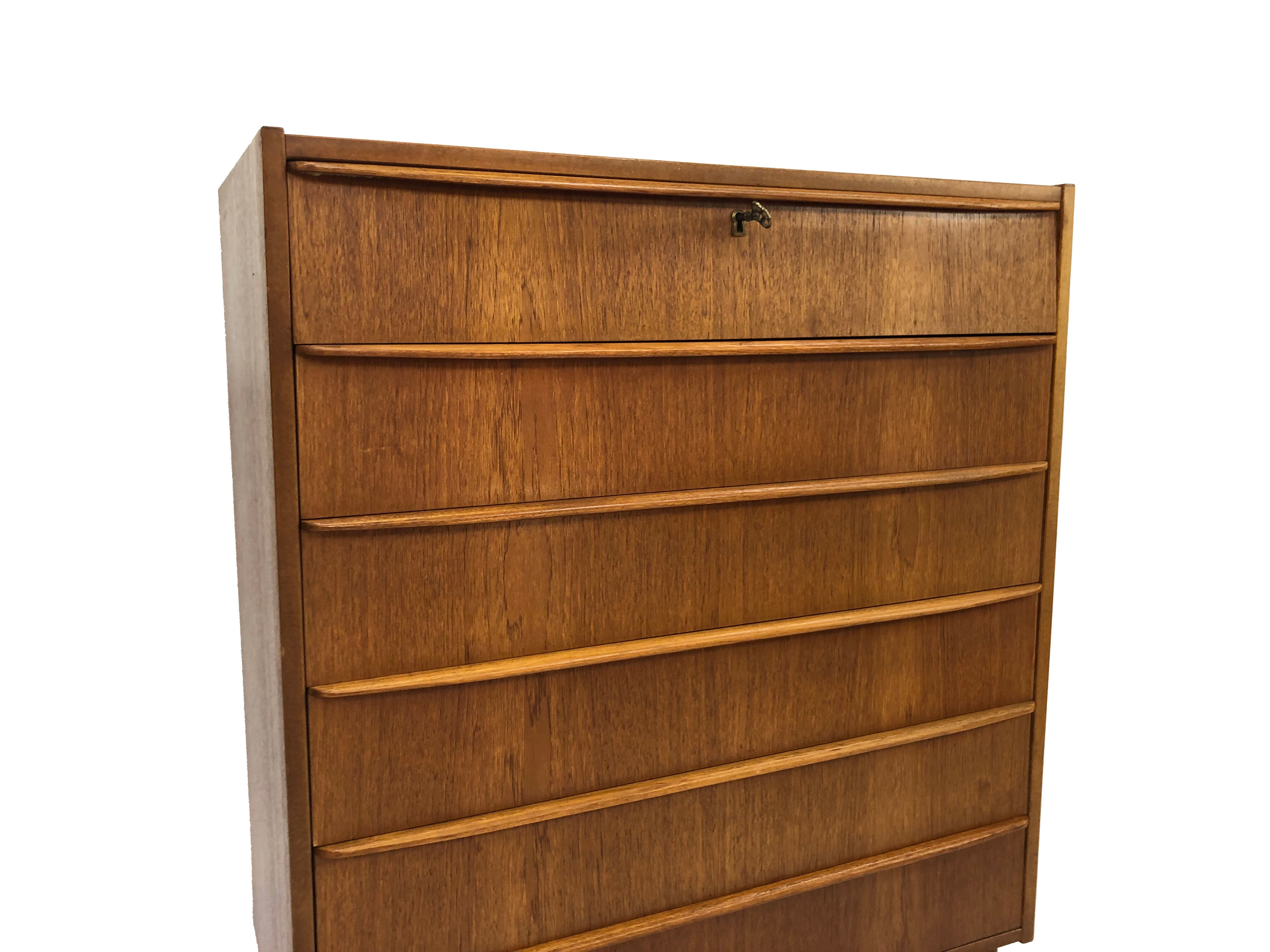 Dresser in teak