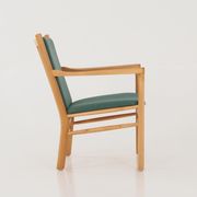 Armchair design J147 by Erik Ole Jørgensen of Tarm Stole & Møbelfabrik.