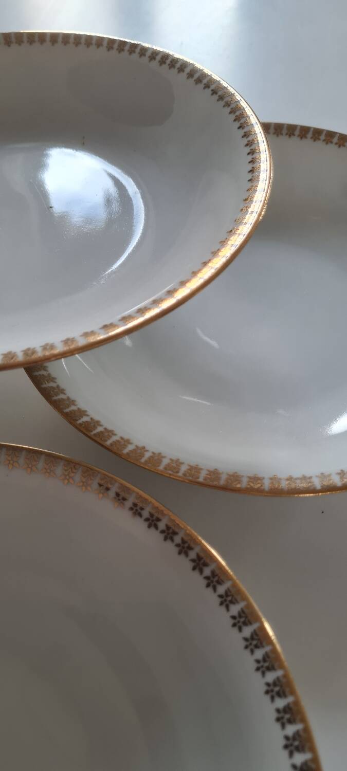 Set of 6 porcelain plates