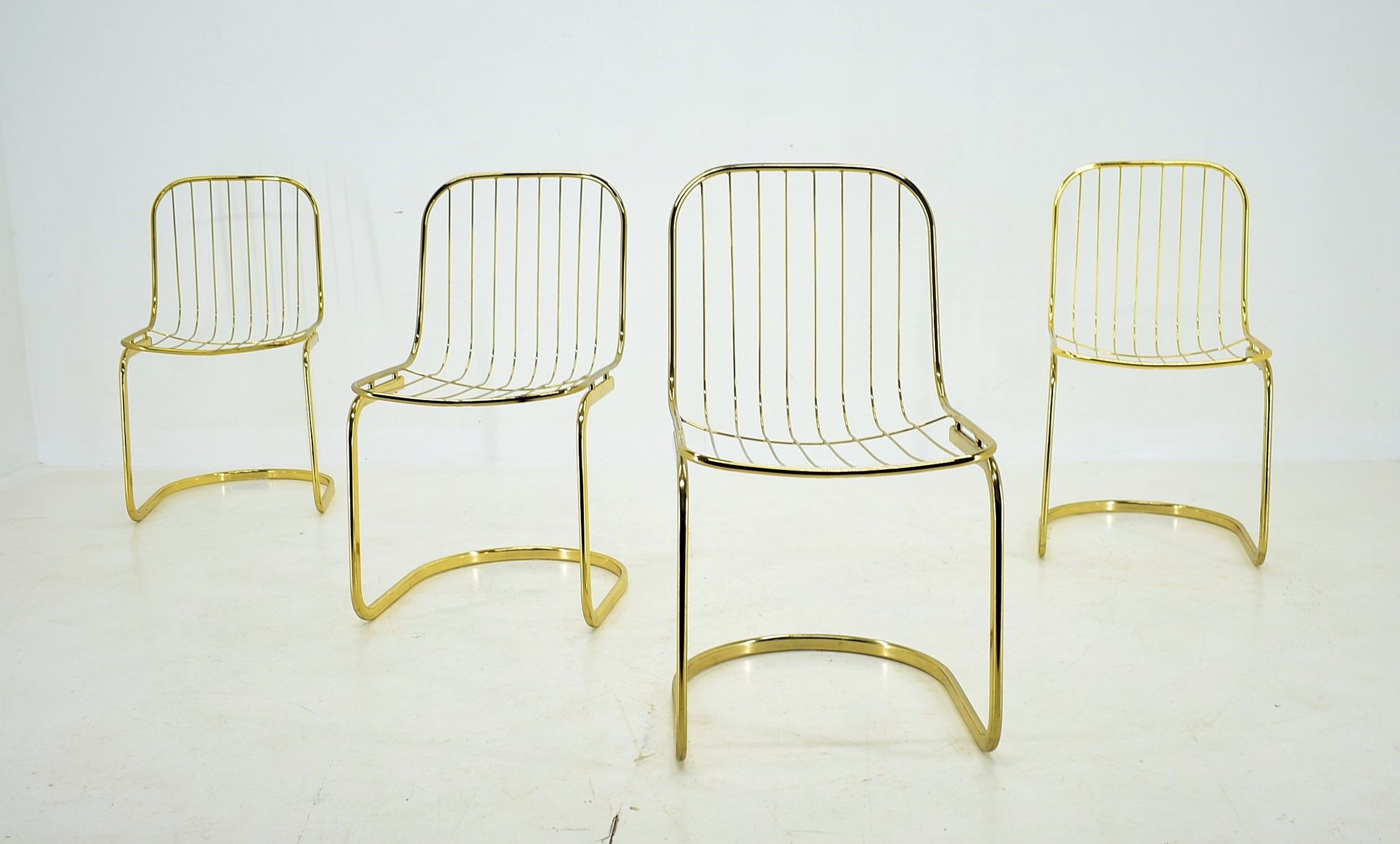 Lot de 4 chaises, Italie, années 1970