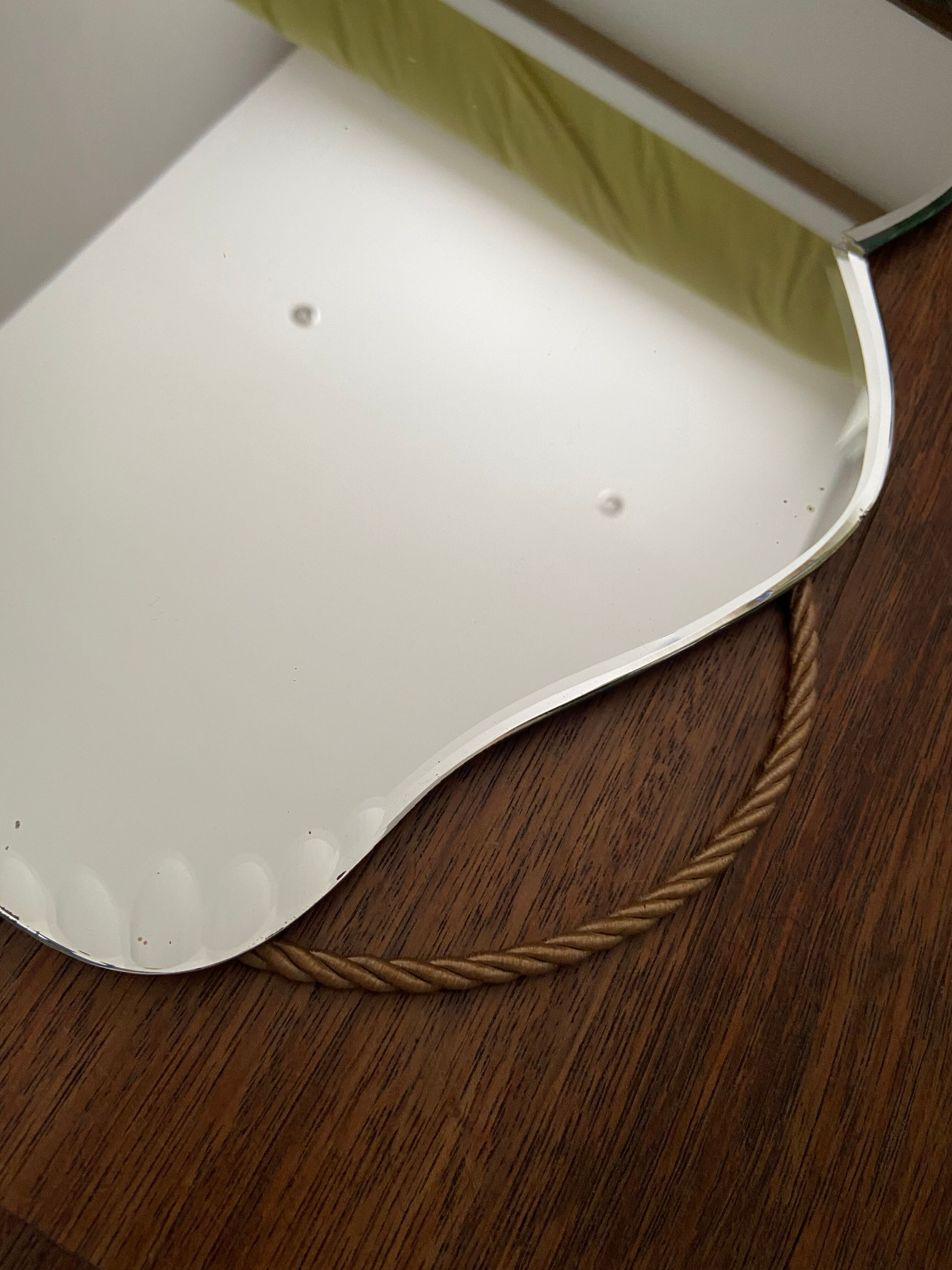 Beveled mirror