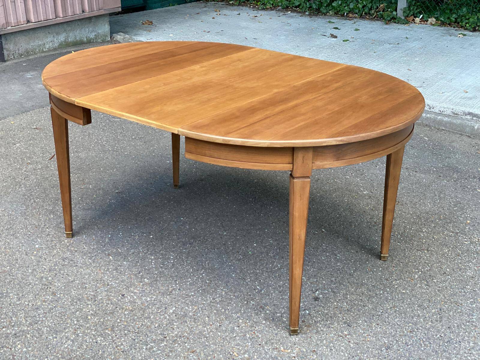 Louis XVI round extendable dining table renovated medium oak 160cm