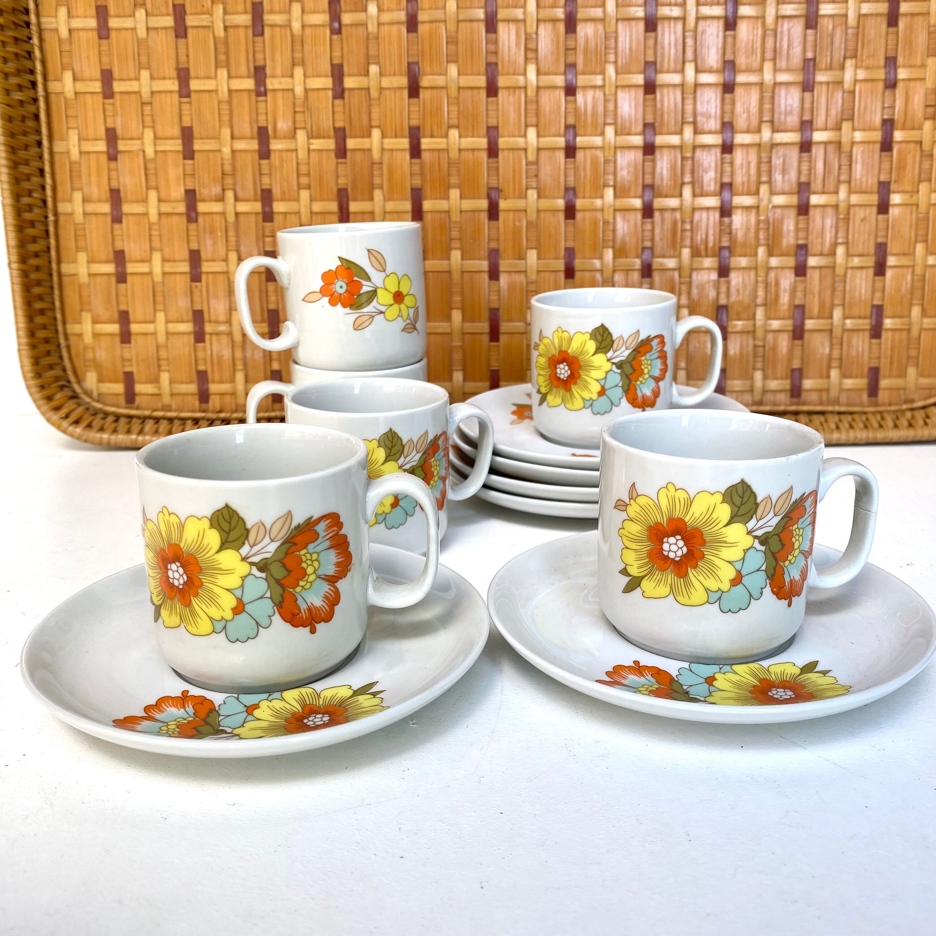 Monopoli vintage coffee cups