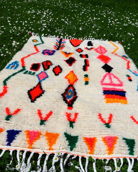 Tapis berbère Azilal en laine – Pièce unique