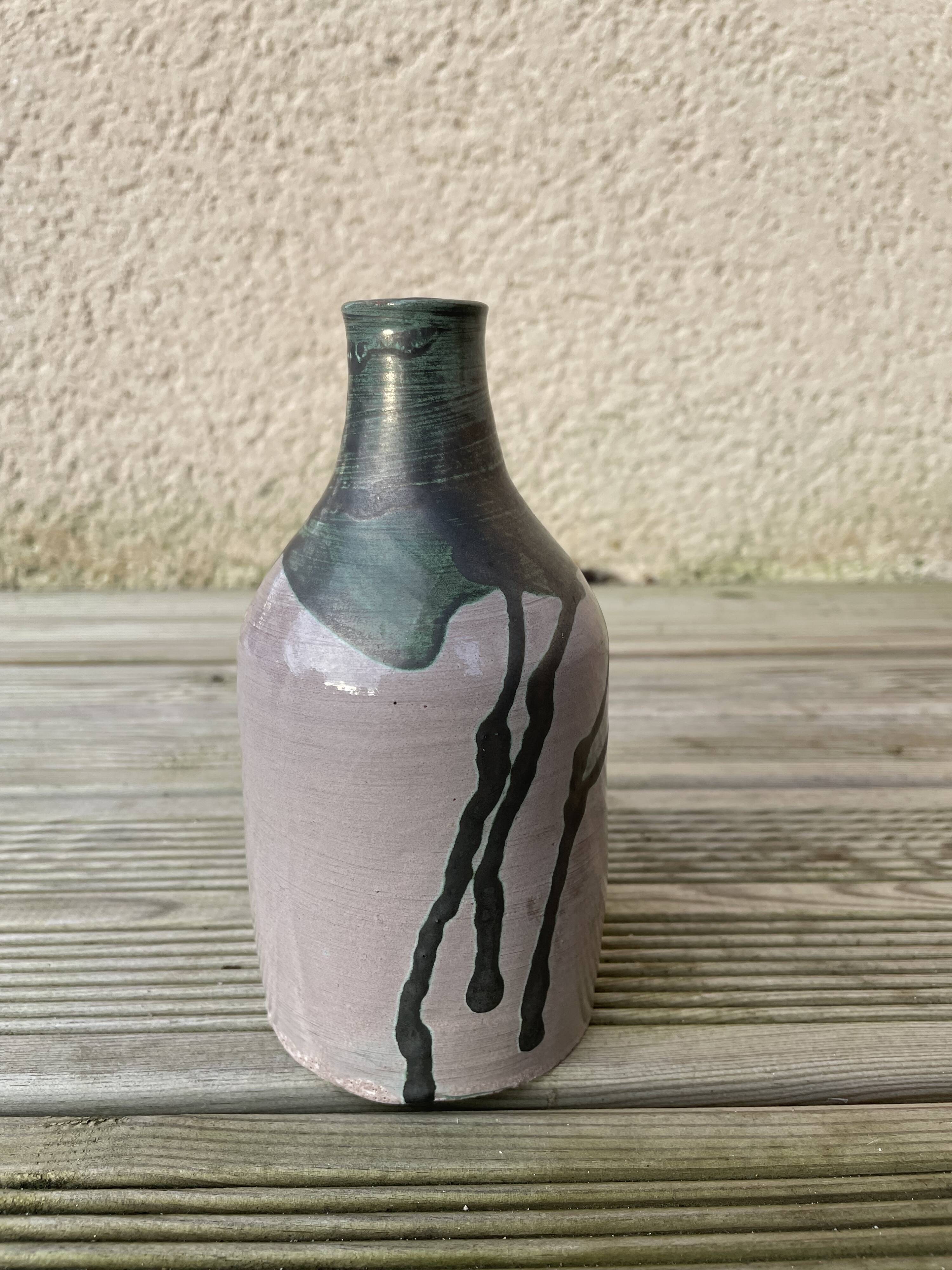 Set of 20 decorative items