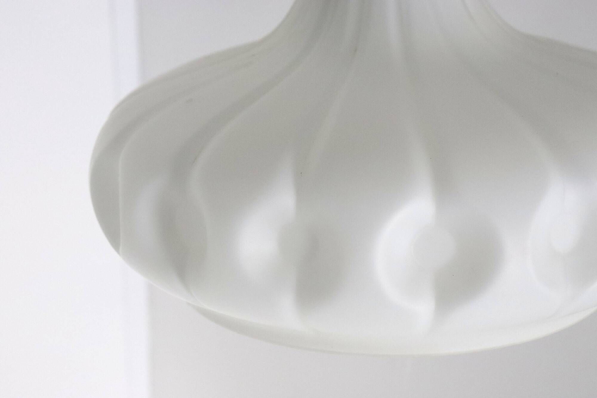 Peill & Putzler melkglazen lamp vintage mid century design
