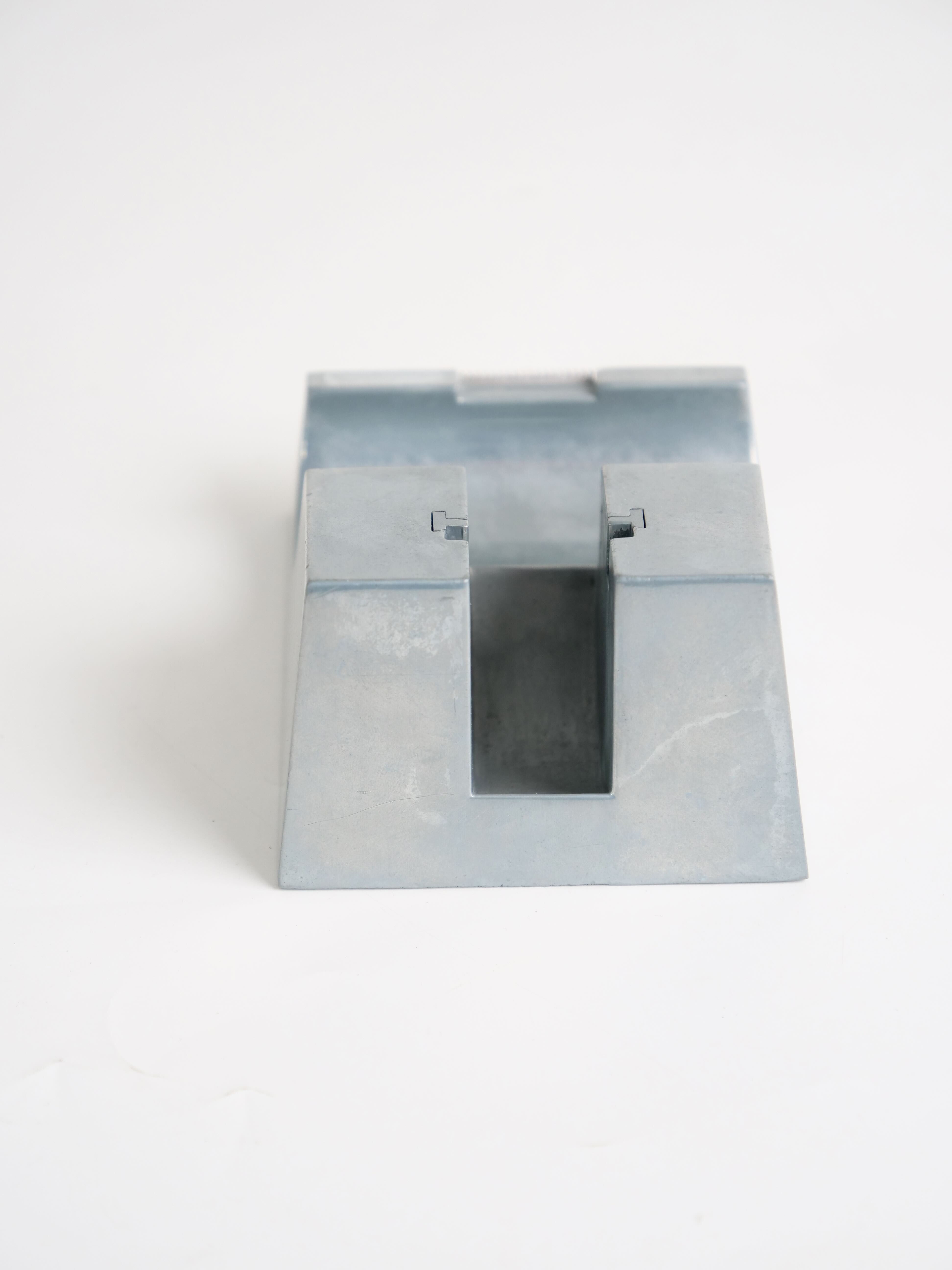 Aluminum design office accessories