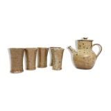 Sandstone teapot from La Borne and 5 cups signed Tiffoche, 1970s.