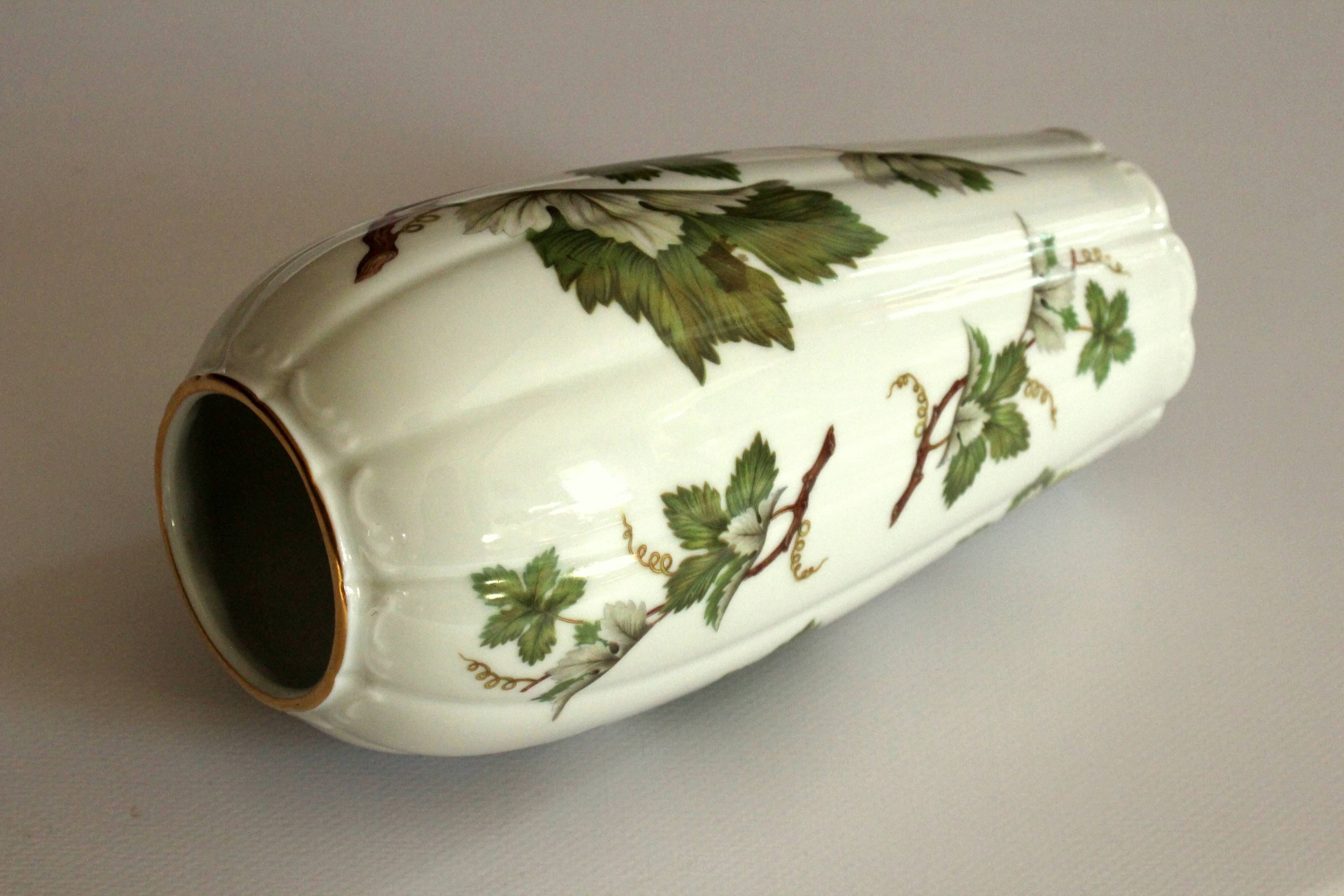 Royal Bavaria KPM porcelain vase - marked 1060/20 - Vintage