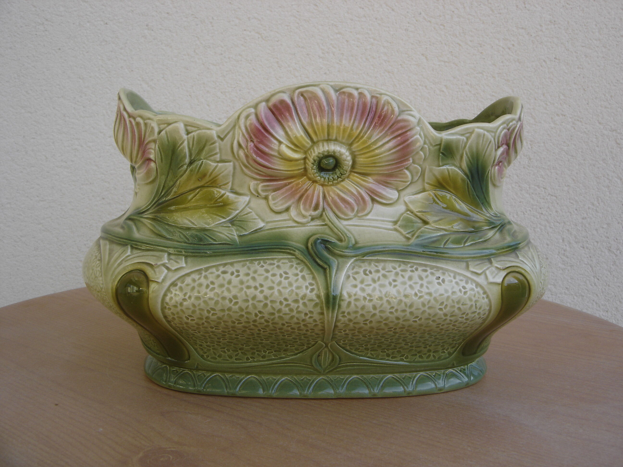 Gardener, pot cache, dabbling