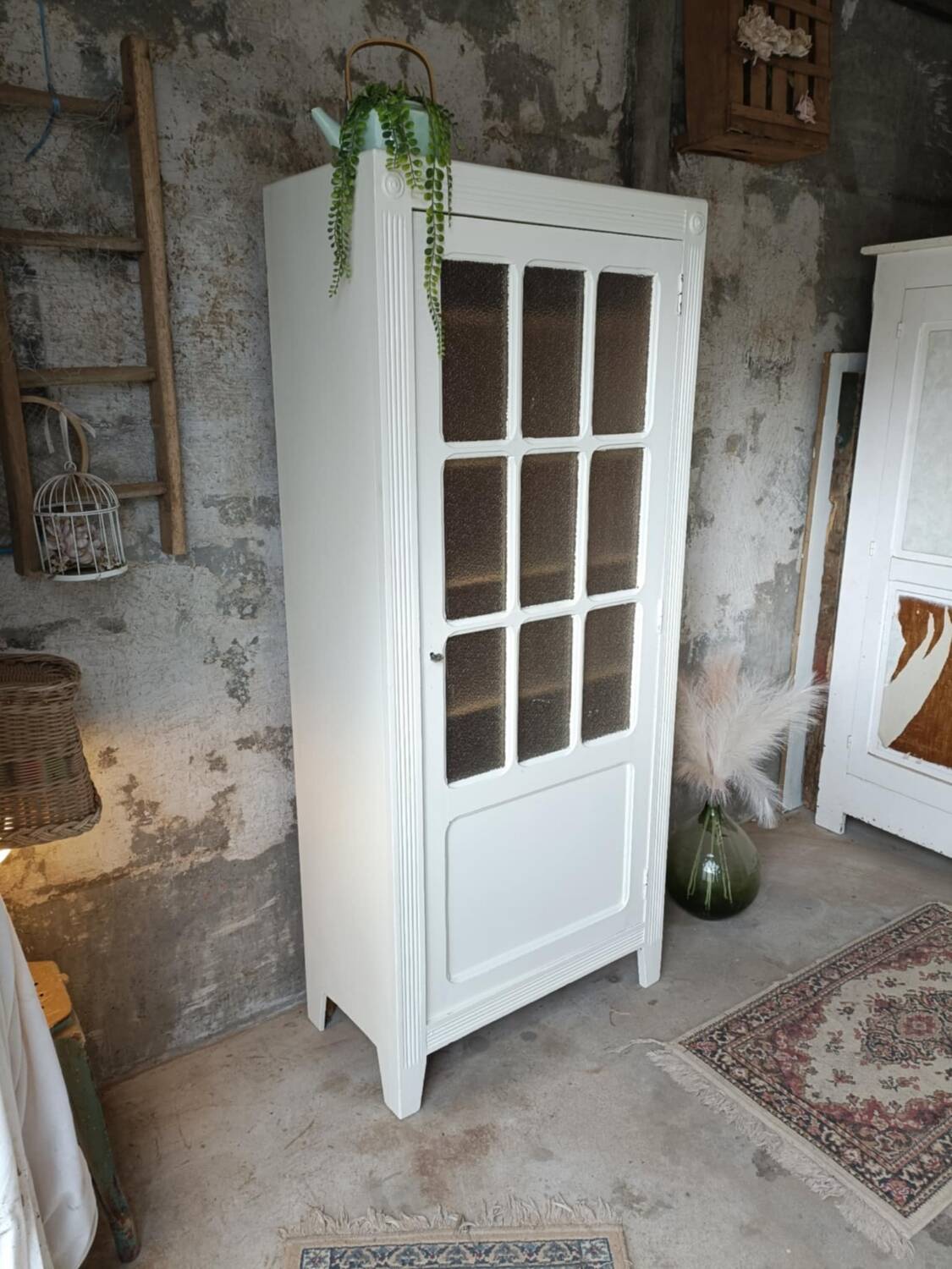 Art Deco bonnet maker