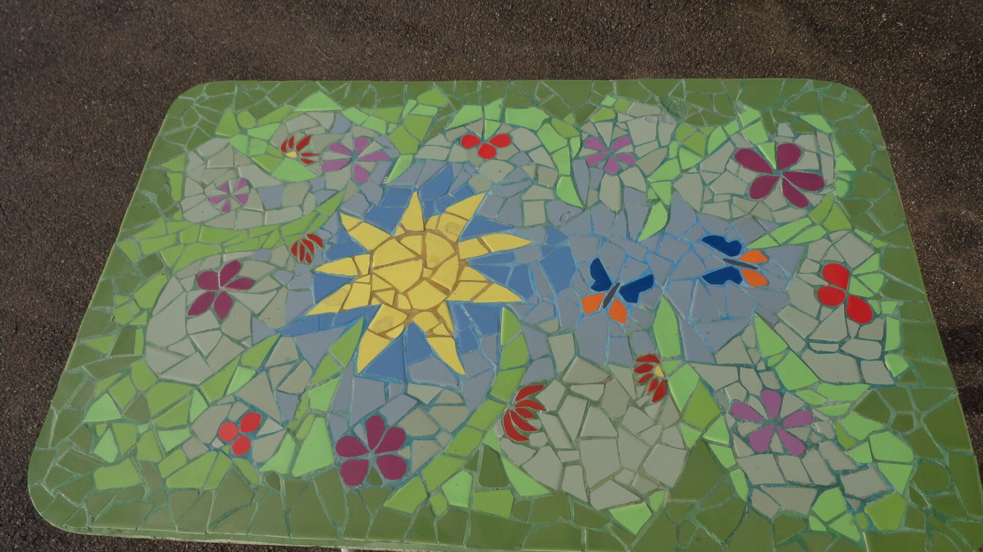 Country garden table