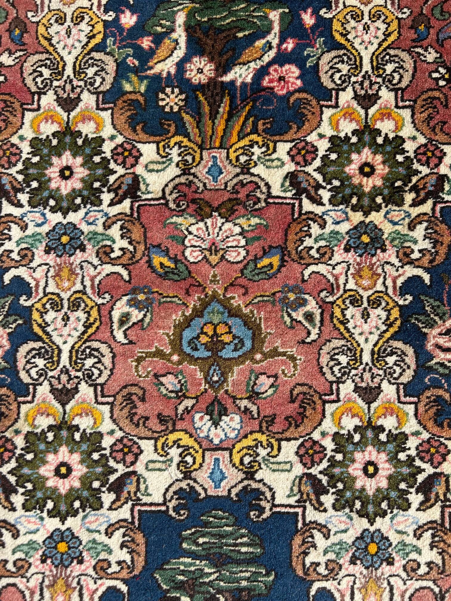 oriental rug with bird decoration 150/205cm