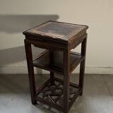 Ancienne table d'appoint en orme oriental chinois du 19ème siècle.