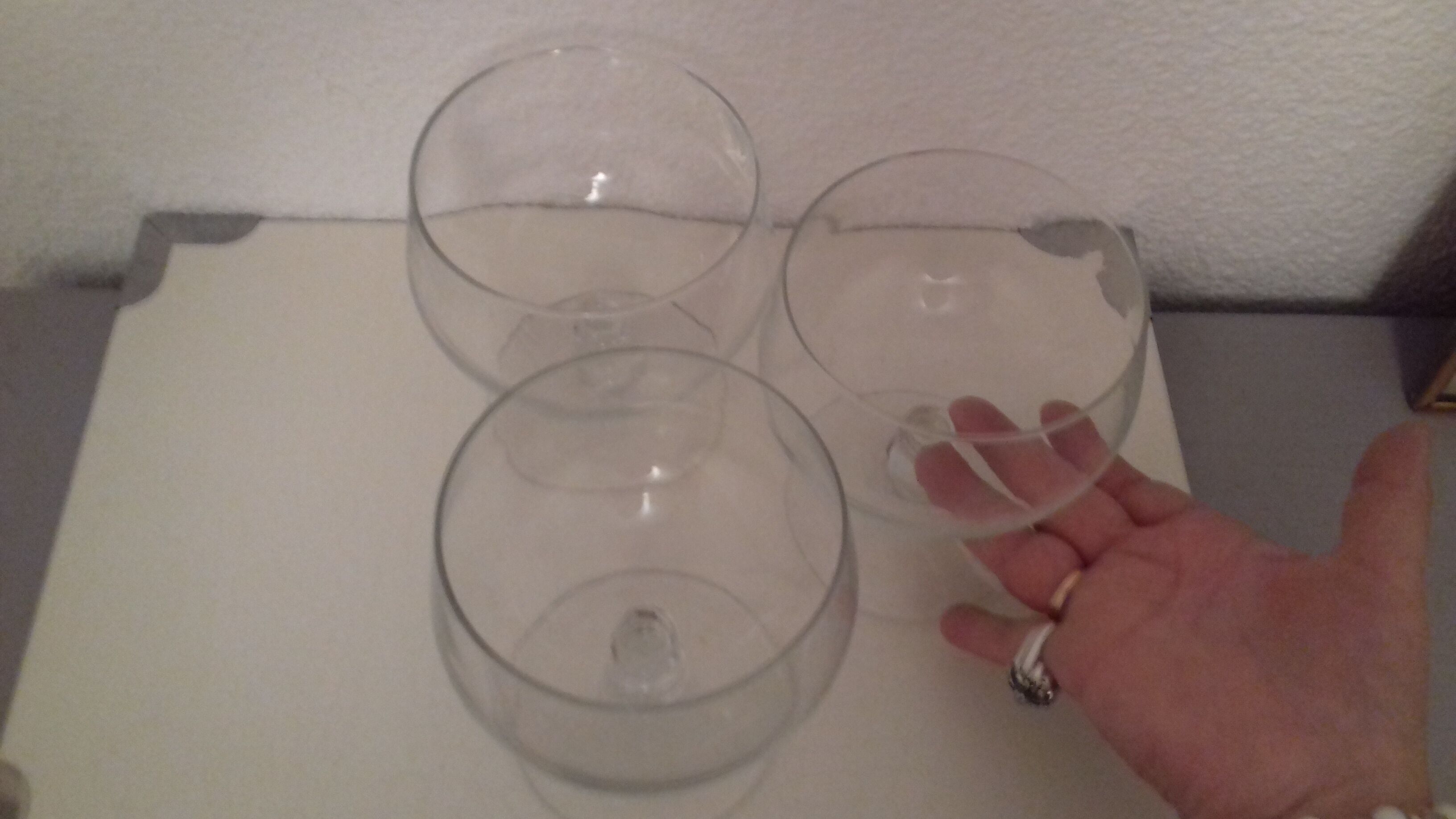 Lot 3 glasses cups