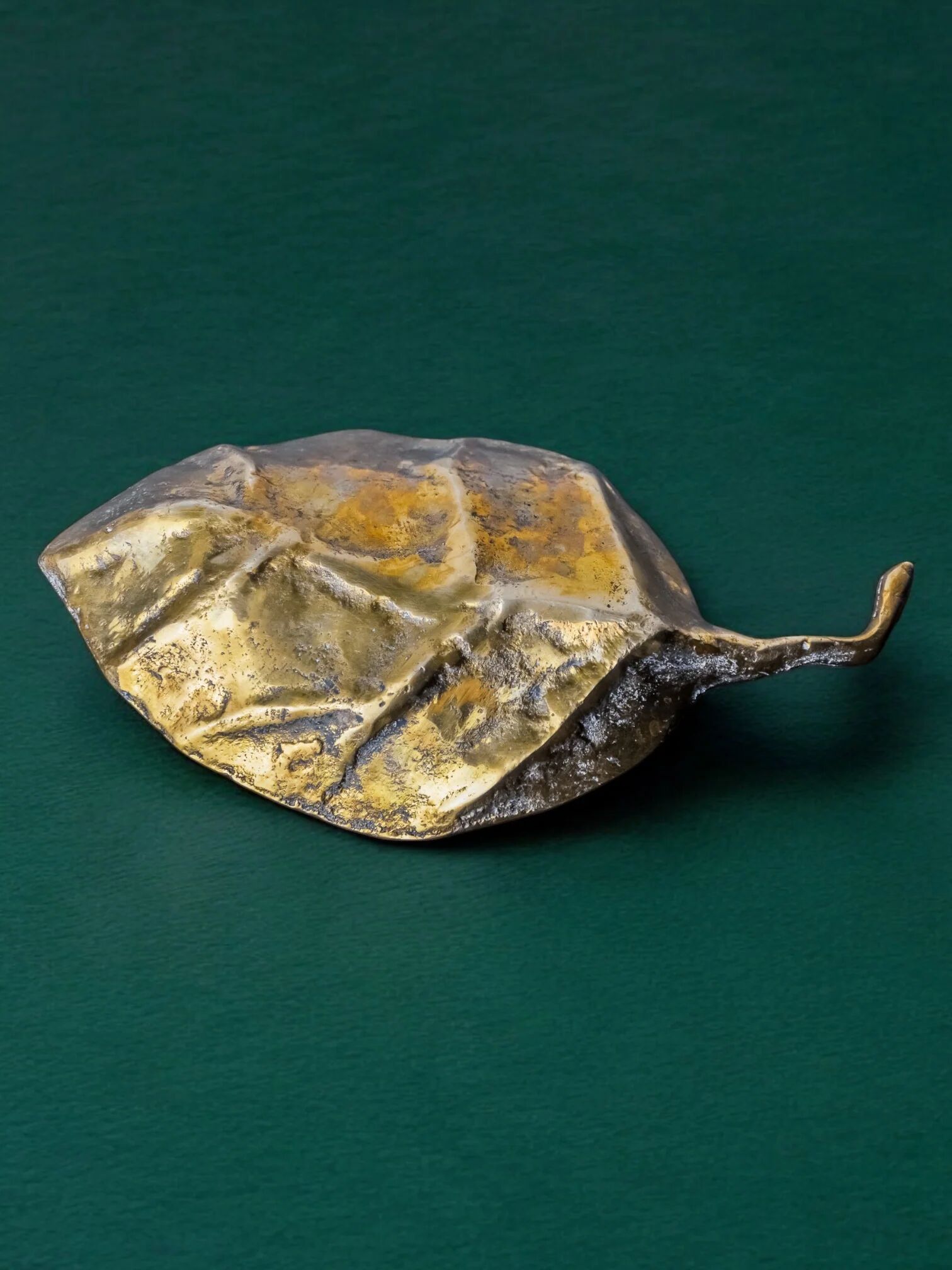Brutalist leaf tray by David Marshall in bronze, 1970s