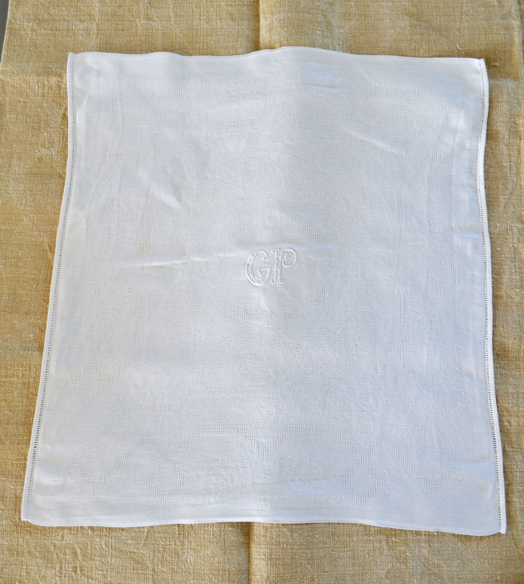 Set of 12 hand-embroidered cotton damask napkins