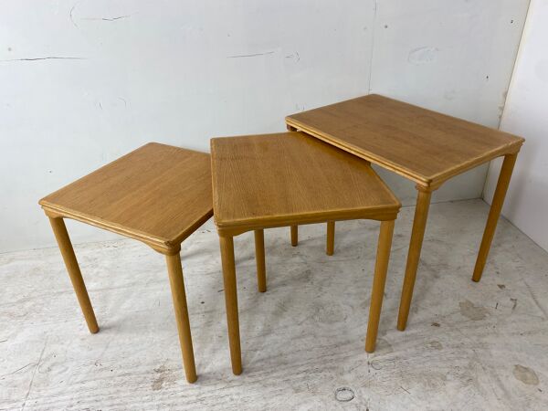 Tables gigognes danoises par E. W. Bach années 1960, Set de 3